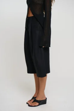 Alex Short Black