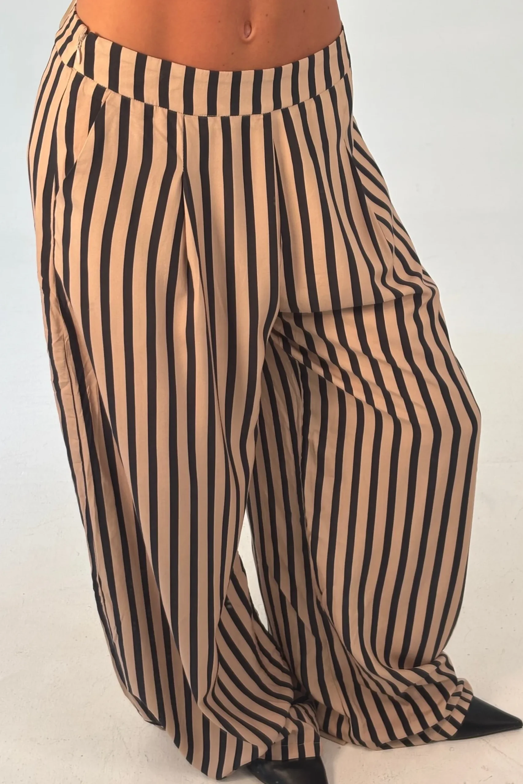 Brinly Set Brown