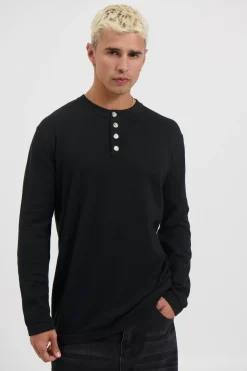 Jackson Fitted Henley Black