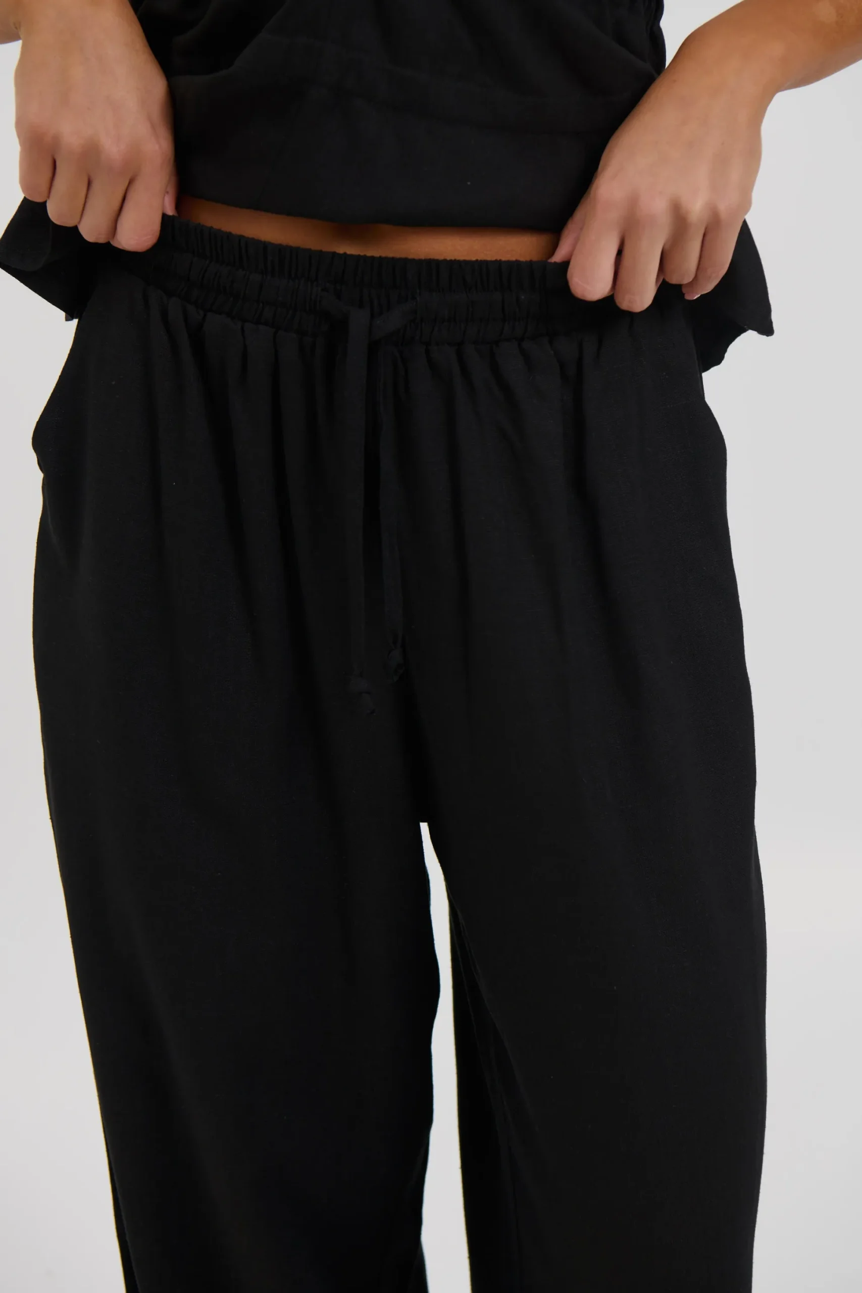 Leesa Pant Black