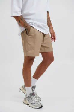 Nolan Trunk Tan