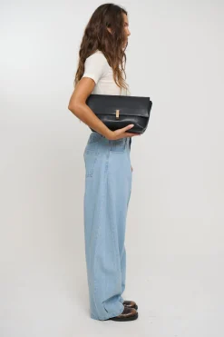 Novie Clutch Black
