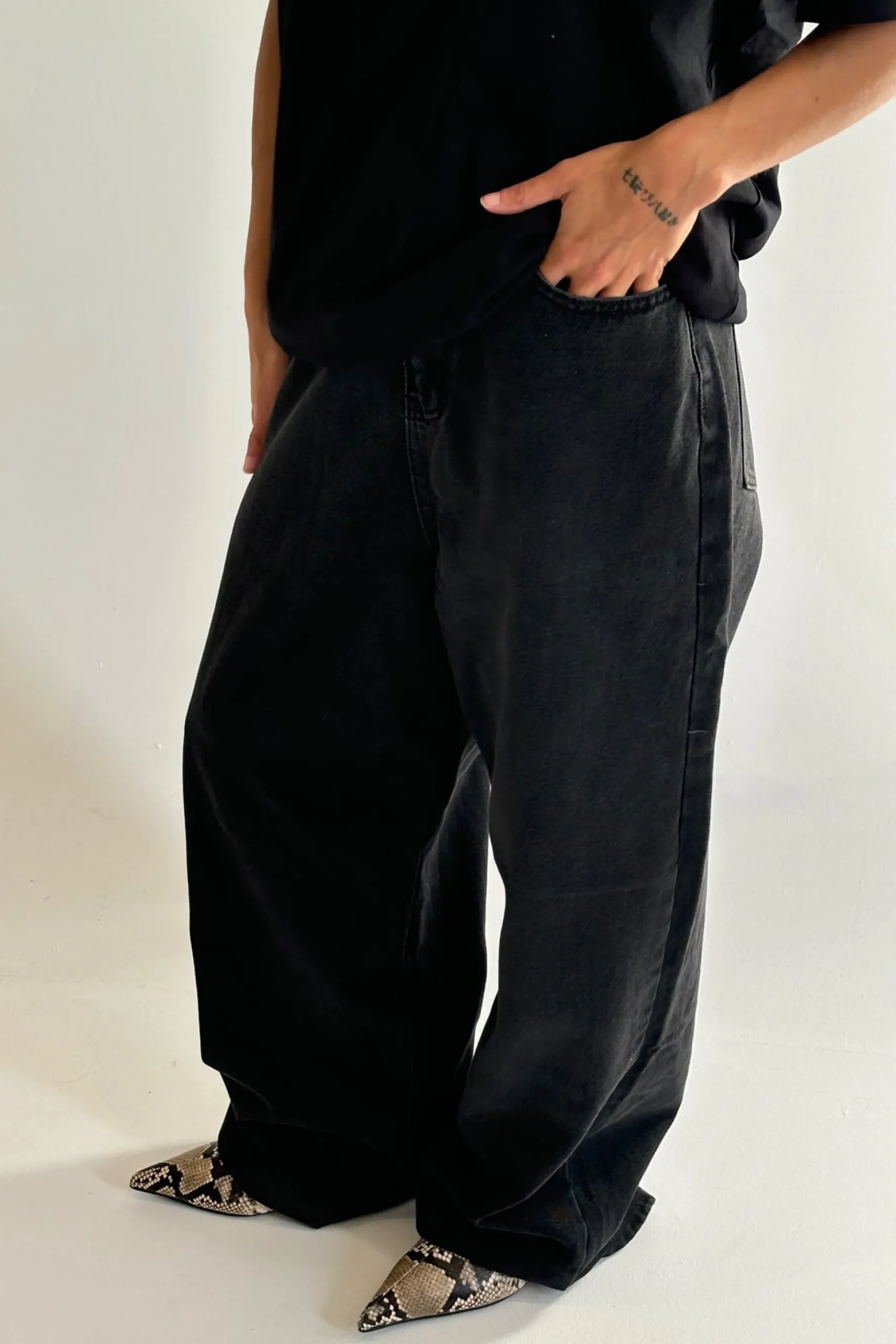 Sebastian Jean Washed Black